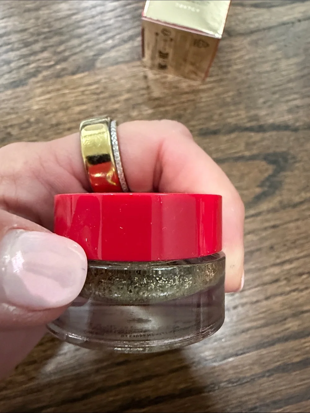 Valentino Dreamdust Reflective Eye Glitter Go for Gold-02